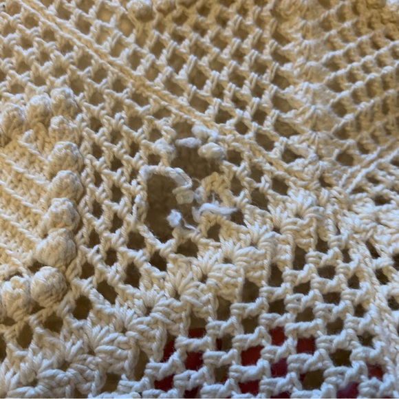 Vintage Crocheted Cream Colored Bedspread Blanket Lace Full or Queen - Picture 6 of 15